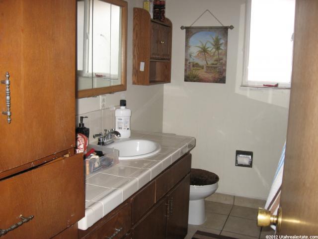 8225 S Jackson St, Midvale, UT 84047 — photo 2