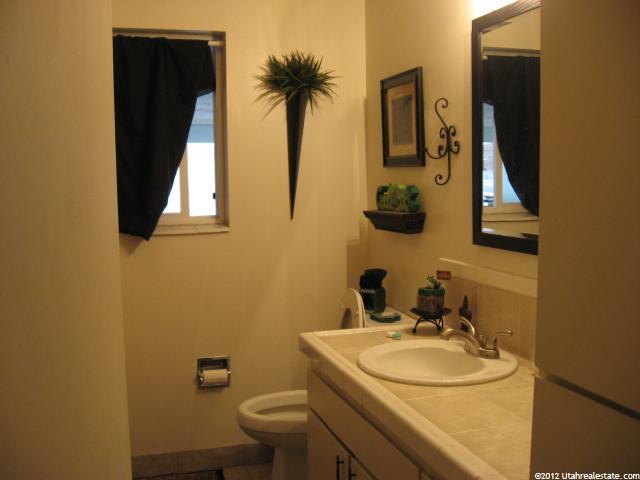 8225 S Jackson St, Midvale, UT 84047 — photo 5