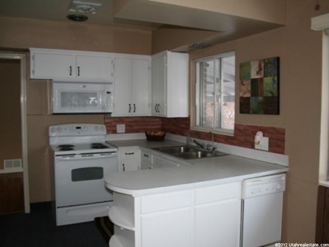 5420 S 2300 W, Roy, UT 84067 — photo 3