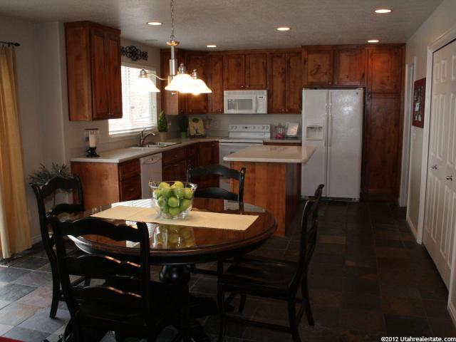 502 W 2025 N, Centerville, UT 84014 — photo 3