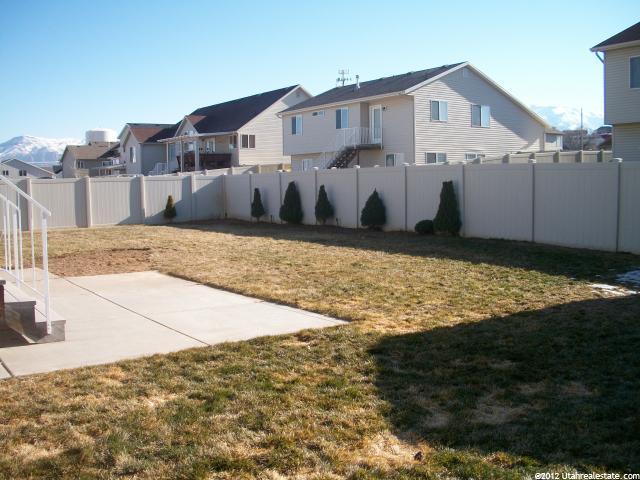 4090 S Westlake Dr W, Roy, UT 84067 — photo 2