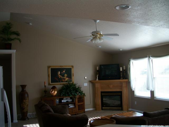 4090 S Westlake Dr W, Roy, UT 84067 — photo 4