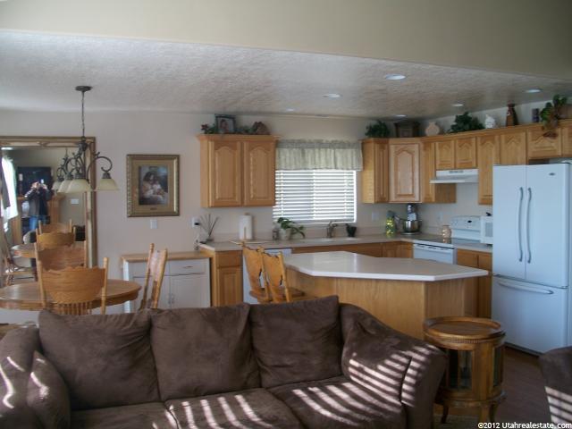 4090 S Westlake Dr W, Roy, UT 84067 — photo 5