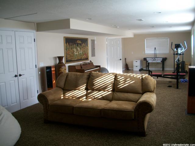 4090 S Westlake Dr W, Roy, UT 84067 — photo 9