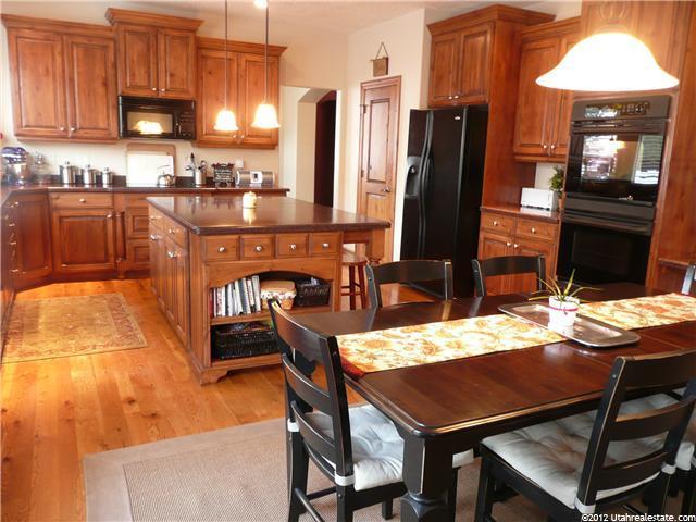 9865 S Alta Ridge Cir E, Sandy, UT 84092 — photo 8