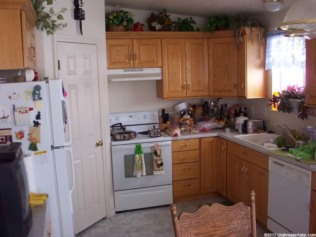 173 S 400 W, Tremonton, UT 84337 — photo 4