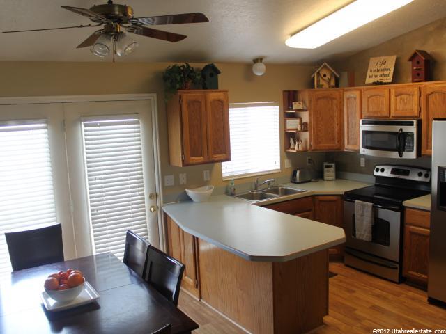 874 W 1145 N, Clinton, UT 84015 — photo 2