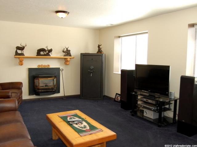 5568 S 3050 W, Roy, UT 84067 — photo 6