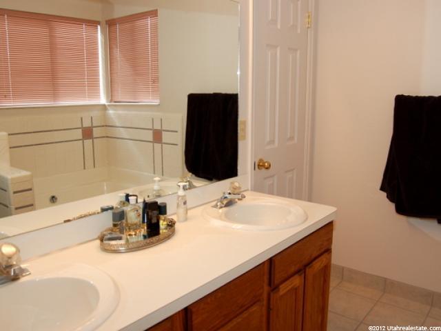 5568 S 3050 W, Roy, UT 84067 — photo 9