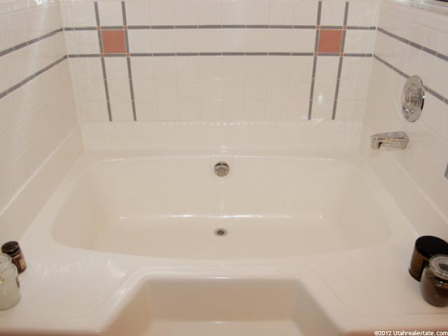 5568 S 3050 W, Roy, UT 84067 — photo 10