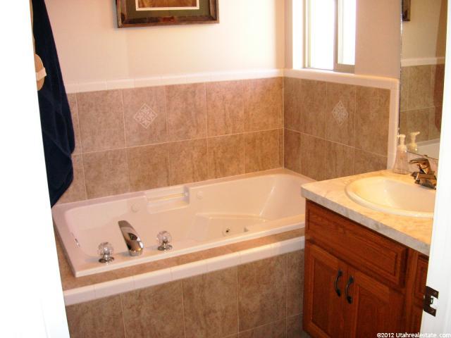 2504 Remuda Dr, Farr West, UT 84404 — photo 9