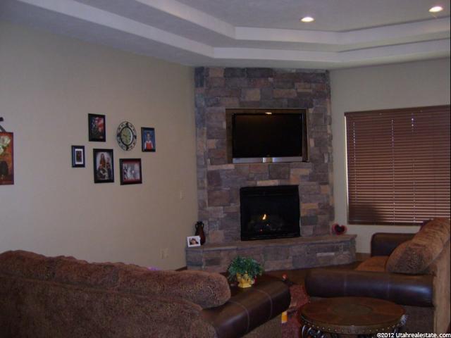 517 S Center St, Enterprise, UT 84725 — photo 2