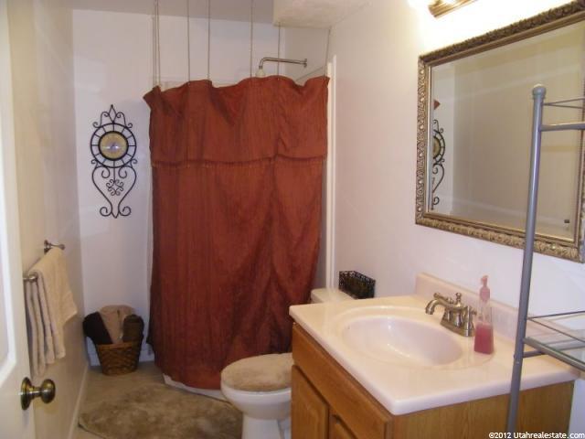 1073 W 2450 N, Layton, UT 84041 — photo 6