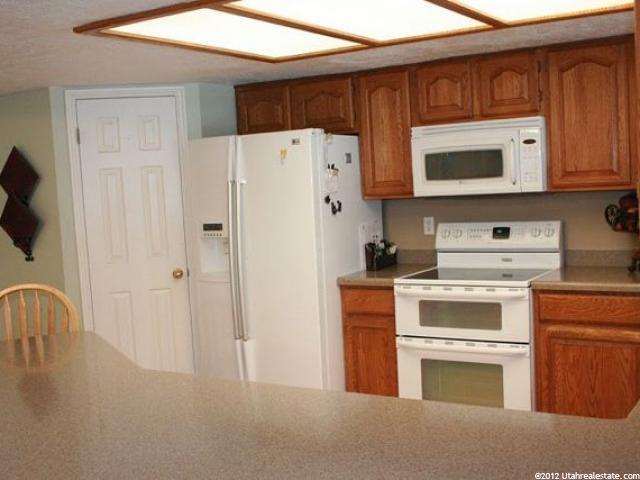 388 S 750 E, Layton, UT 84041 — photo 2