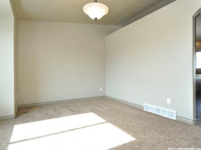 513 E Ridge Place Dr, Ogden, UT 84404 — photo 2
