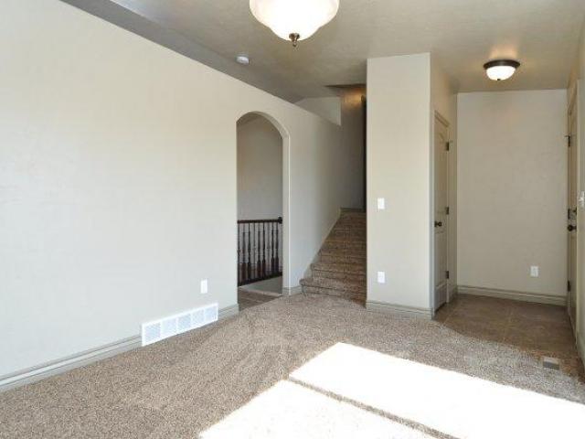 513 E Ridge Place Dr, Ogden, UT 84404 — photo 4