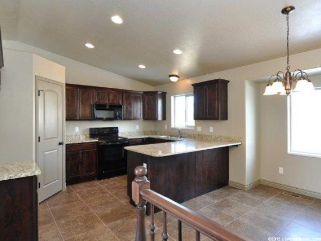 513 E Ridge Place Dr, Ogden, UT 84404 — photo 6