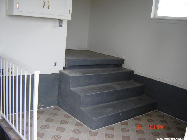 304 S Angel, Layton, UT 84041 — photo 7