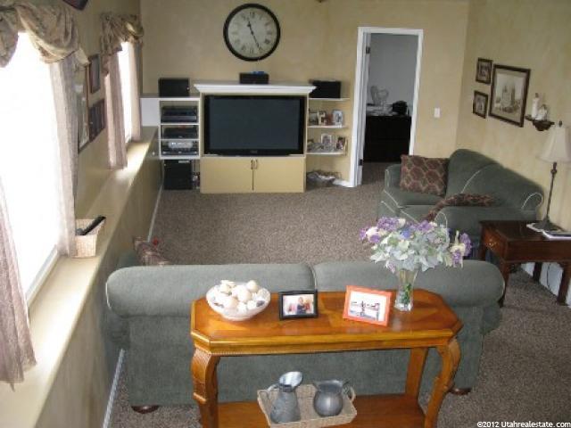 39 E 2150 N, Layton, UT 84041 — photo 2
