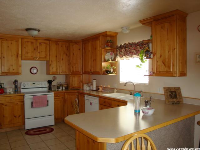 512 S 200 W, Nephi, UT 84648 — photo 3