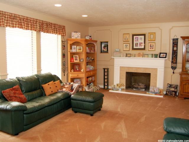 6031 S 2125 E, Uintah, UT 84403 — photo 2