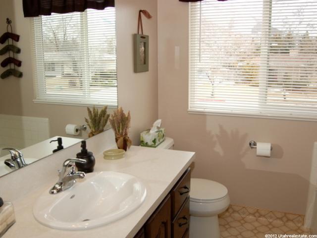 6031 S 2125 E, Uintah, UT 84403 — photo 7