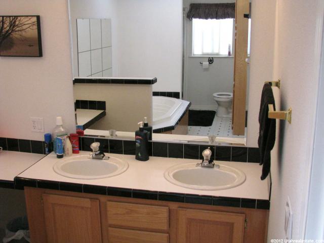 140 S 200 W, Mona, UT 84645 — photo 8
