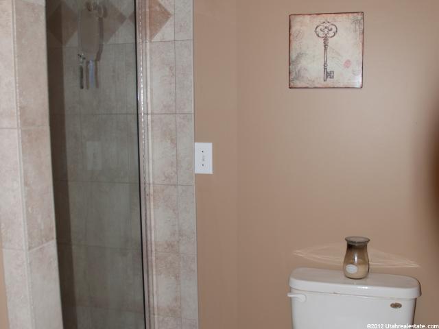 219 W 2050 S, Clearfield, UT 84015 — photo 4