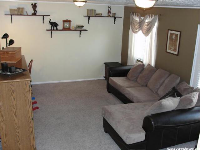 869 W 1930 N, Clinton, UT 84015 — photo 5
