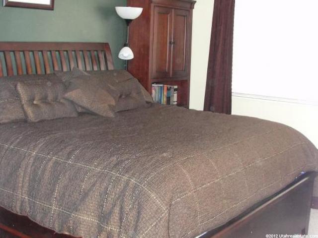 869 W 1930 N, Clinton, UT 84015 — photo 10
