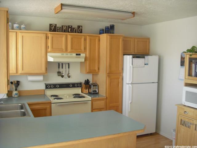 1022 N 600 W, Clinton, UT 84015 — photo 3