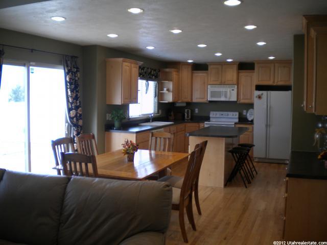 807 E 2050 S, Clearfield, UT 84015 — photo 2
