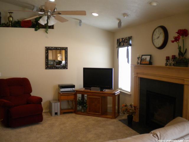 807 E 2050 S, Clearfield, UT 84015 — photo 3