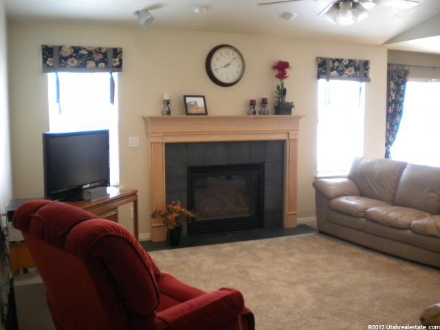 807 E 2050 S, Clearfield, UT 84015 — photo 4