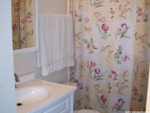 922 S 225 E, Layton, UT 84041 — photo 4