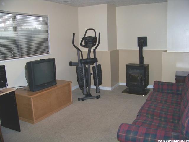 922 S 225 E, Layton, UT 84041 — photo 8