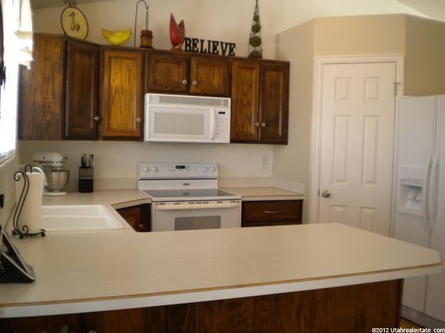 1472 N 2275 W, Clinton, UT 84015 — photo 2