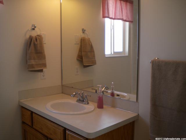 1472 N 2275 W, Clinton, UT 84015 — photo 7