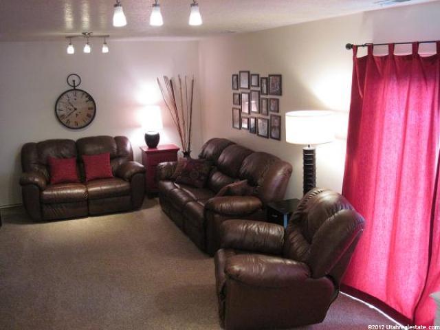 681 S Pheasant View Dr E, Layton, UT 84041 — photo 2