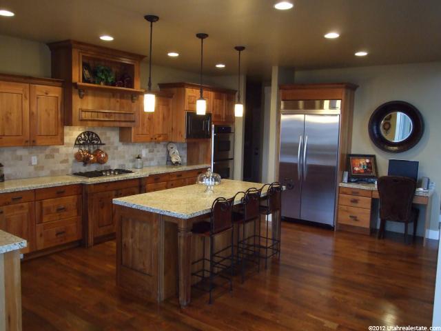 449 E Canyon Estates Dr, Bountiful, UT 84010 — photo 2