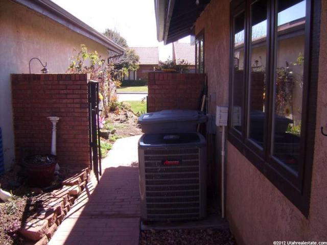 545 S Valley View Dr, St. George, UT 84770 — photo 7