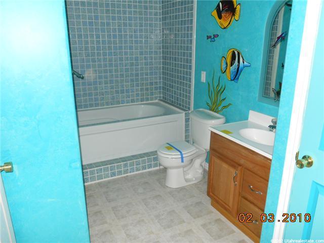 392 W 1900 S, Clearfield, UT 84015 — photo 2
