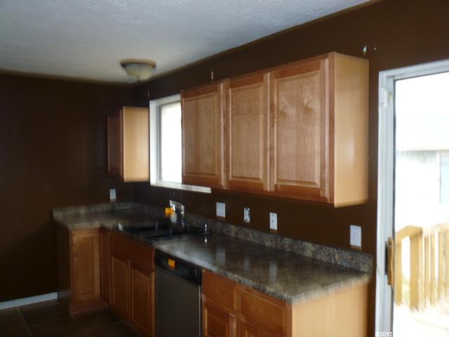 740 E Sandy Dunes Cir, Sandy, UT 84094 — photo 2