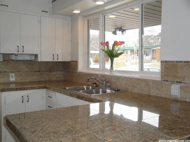 2046 S Penman Ln E, Bountiful, UT 84010 — photo 8
