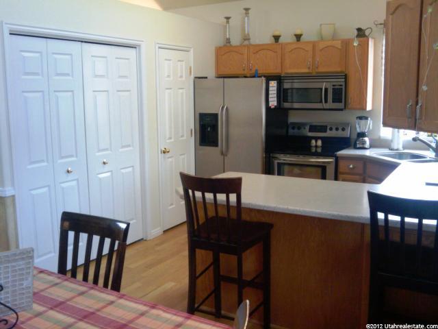 1015 N 300 E, Layton, UT 84041 — photo 9