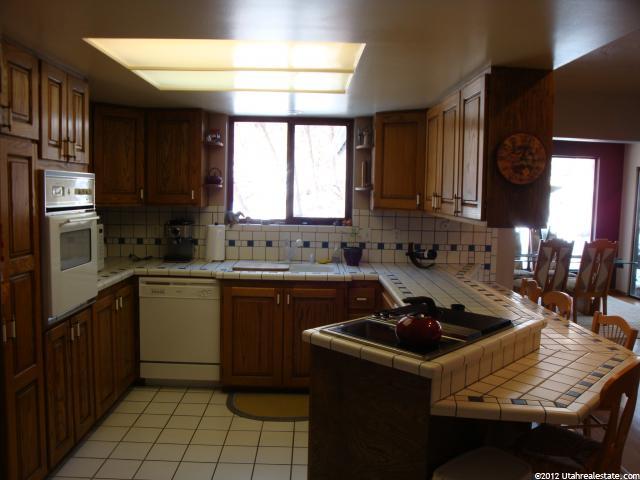 1 E Lone Holw S, Sandy, UT 84092 — photo 2