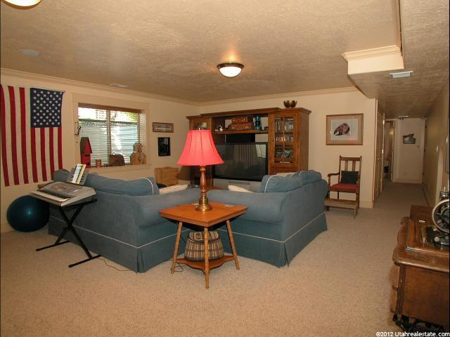 454 Hawthorne Dr, River Heights, UT 84321 — photo 3