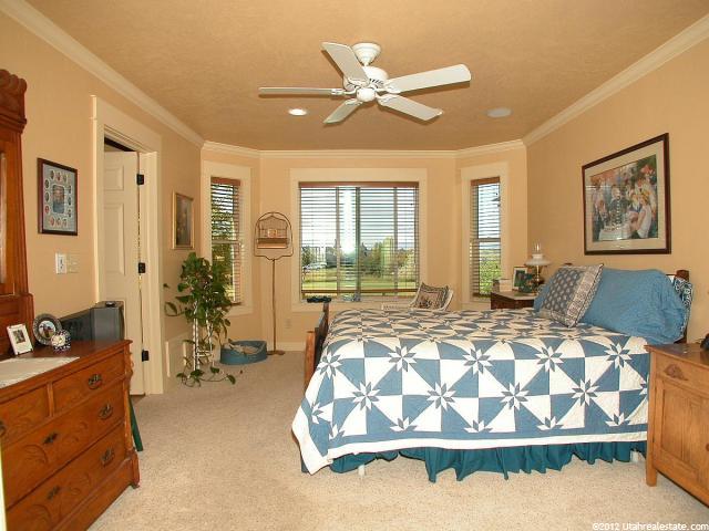 454 Hawthorne Dr, River Heights, UT 84321 — photo 4