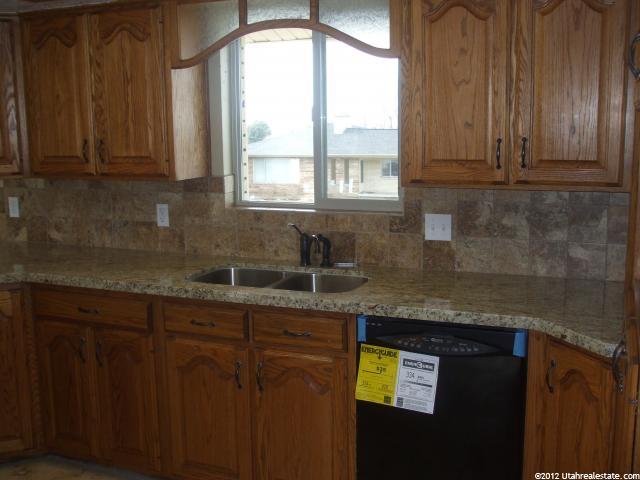 1987 S Claremont Dr E, Bountiful, UT 84010 — photo 2
