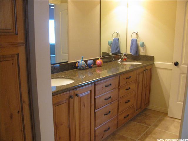 679 S 380 E, Hyde Park, UT 84318 — photo 2